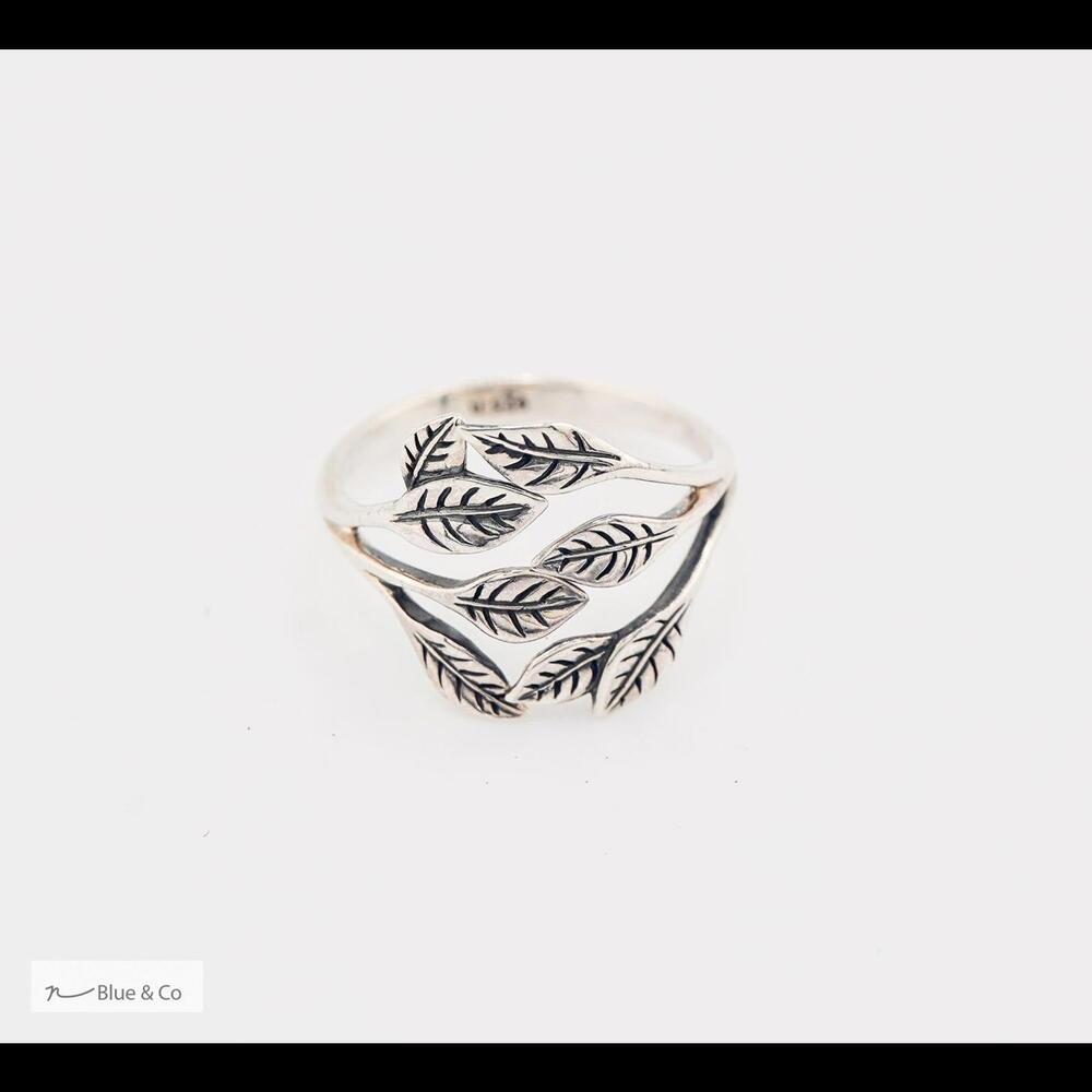 Leaves Around Adjustable Ring